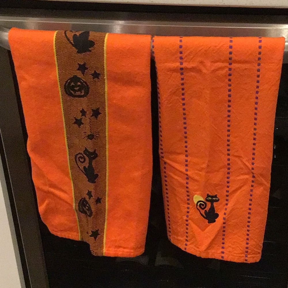 Set of 2 Halloween Towels